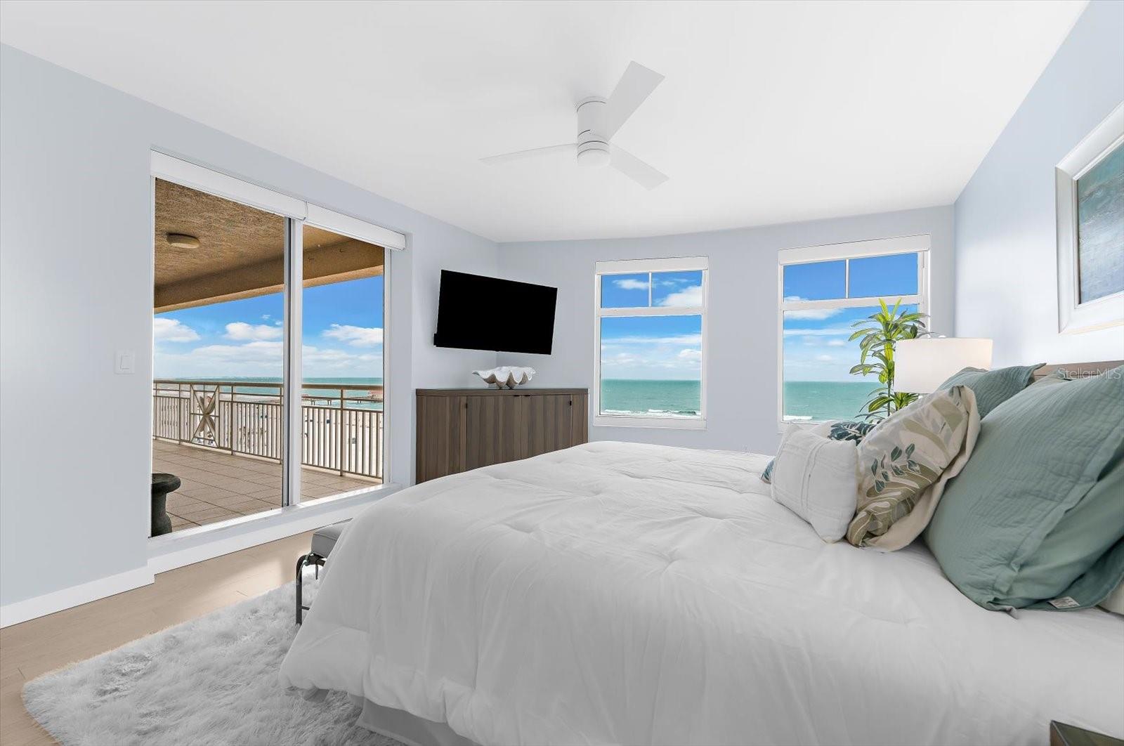 Image 29 of 66 For 10 Papaya Street 701