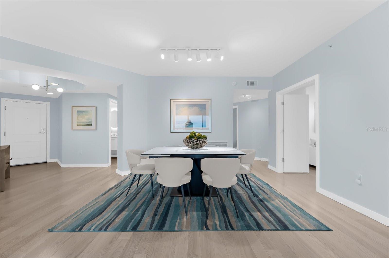 Image 4 of 66 For 10 Papaya Street 701