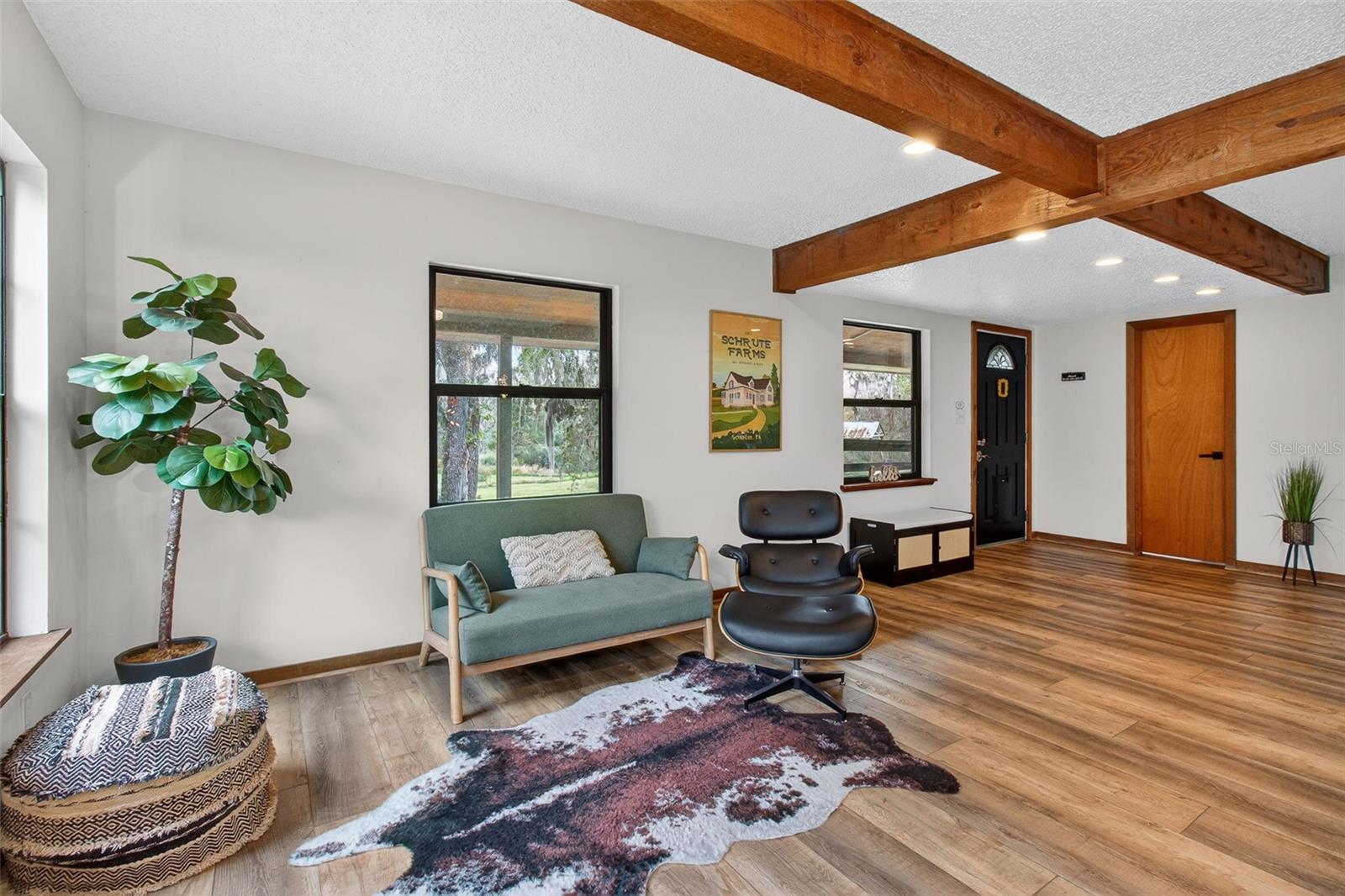 Image 10 of 71 For 4925 Hamilton Road