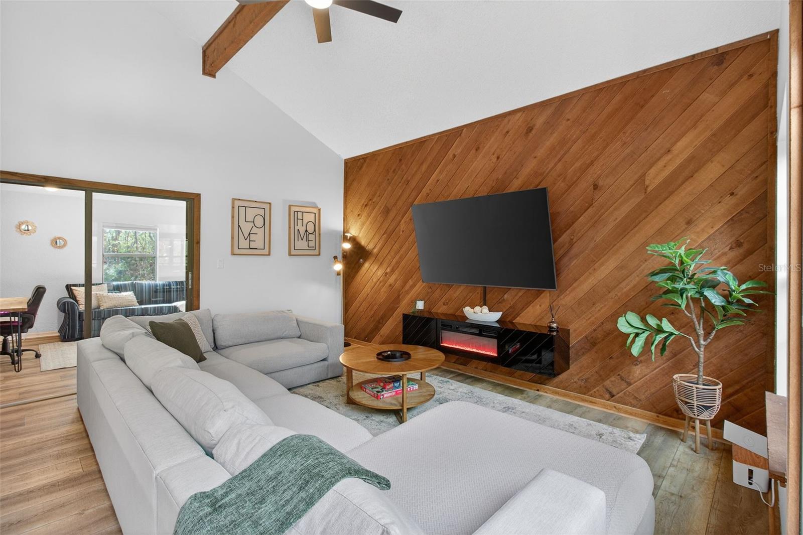 Image 21 of 71 For 4925 Hamilton Road