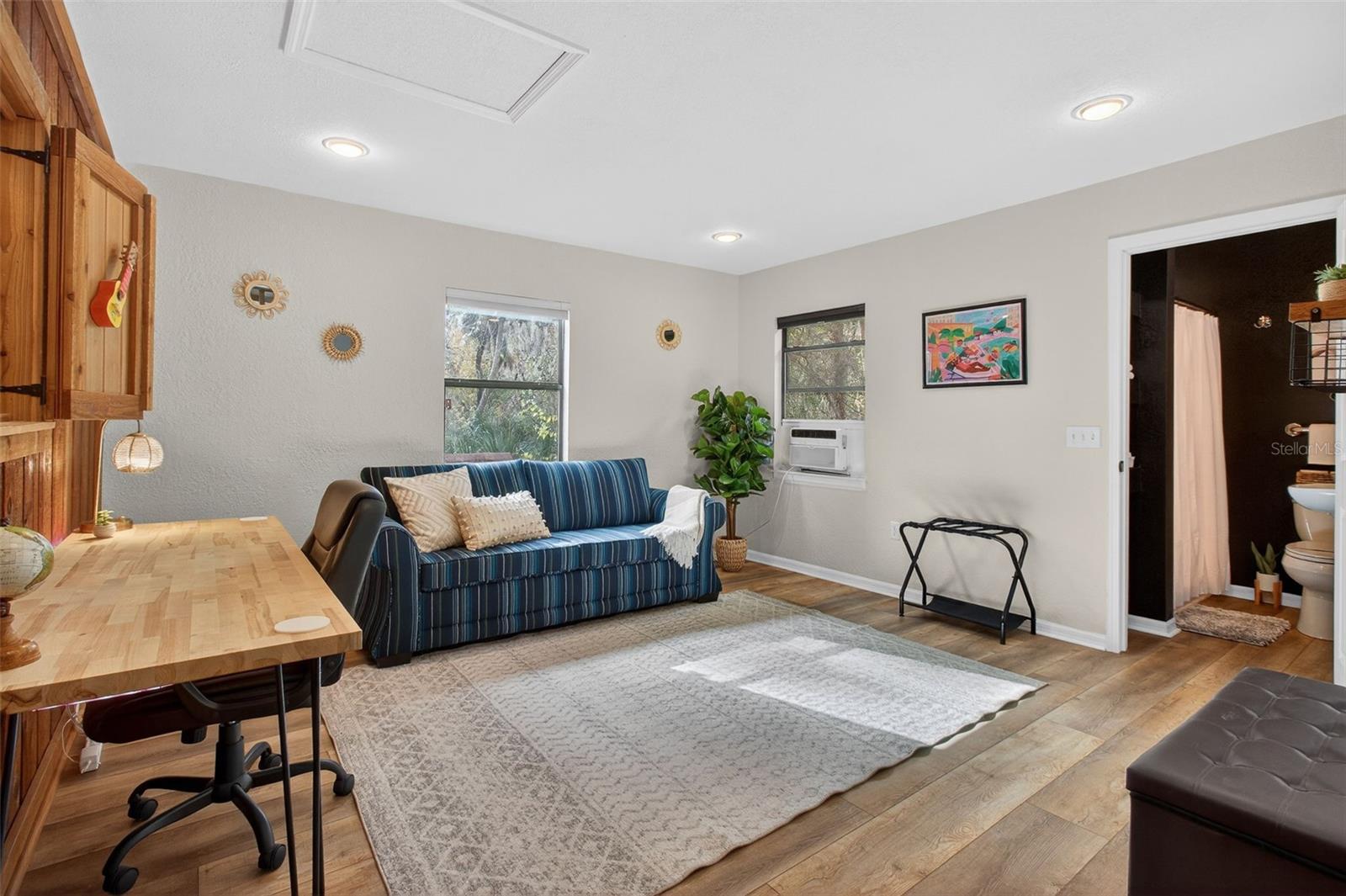 Image 33 of 71 For 4925 Hamilton Road