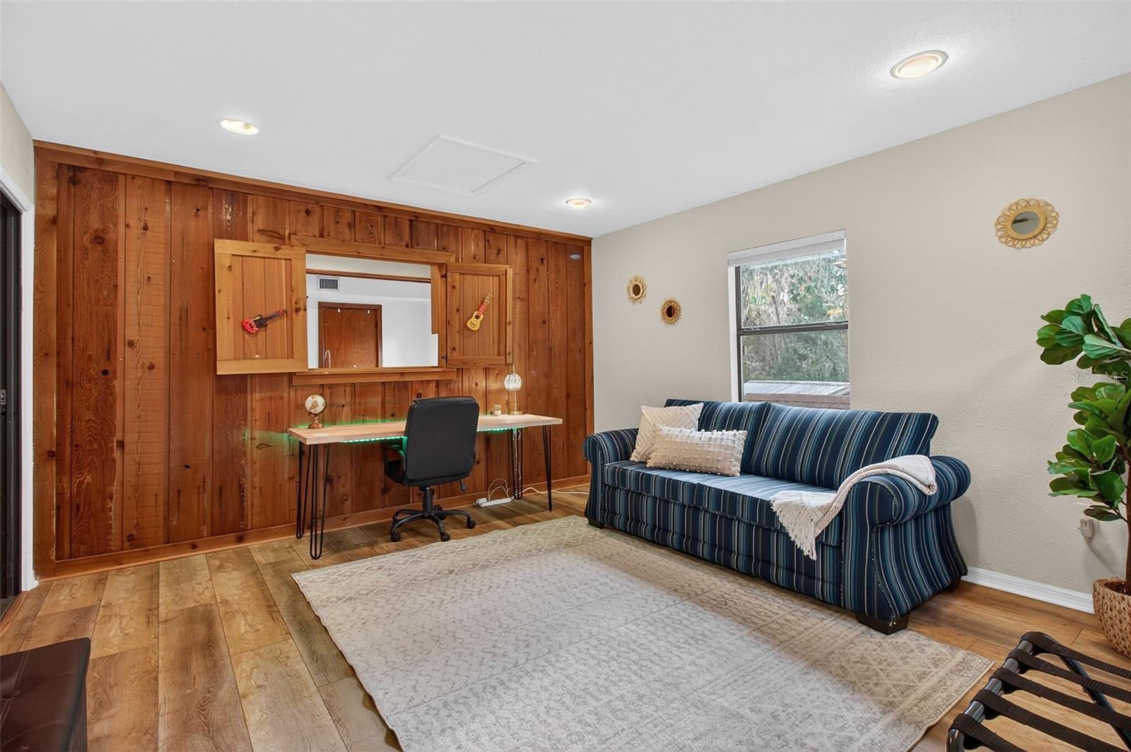 Image 35 of 71 For 4925 Hamilton Road