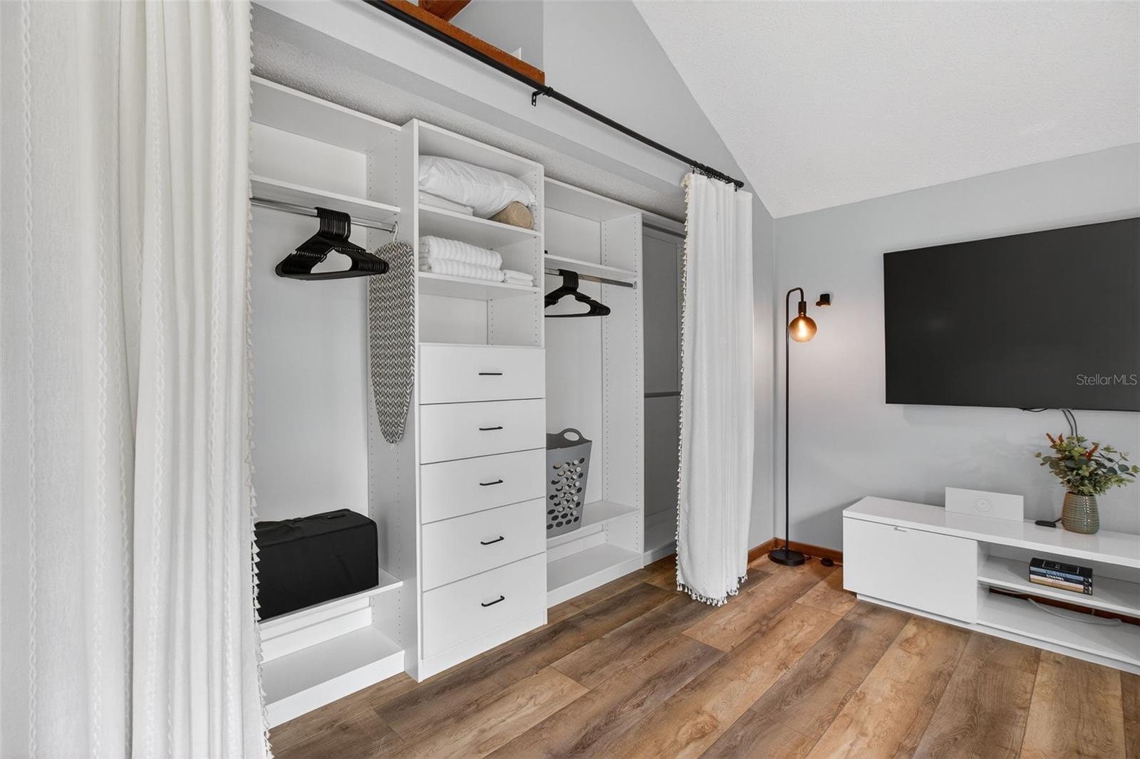 Image 43 of 71 For 4925 Hamilton Road