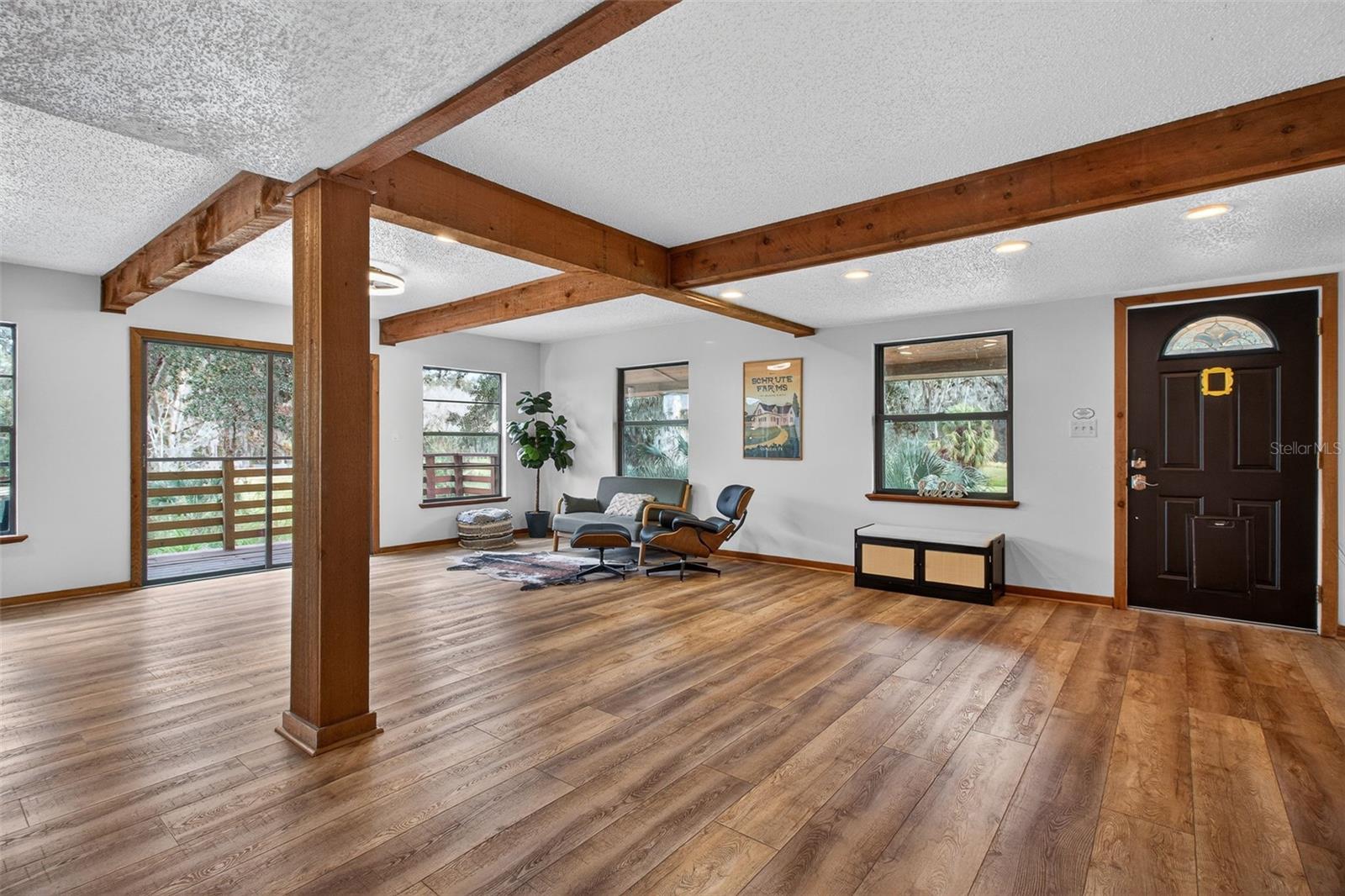 Image 9 of 71 For 4925 Hamilton Road