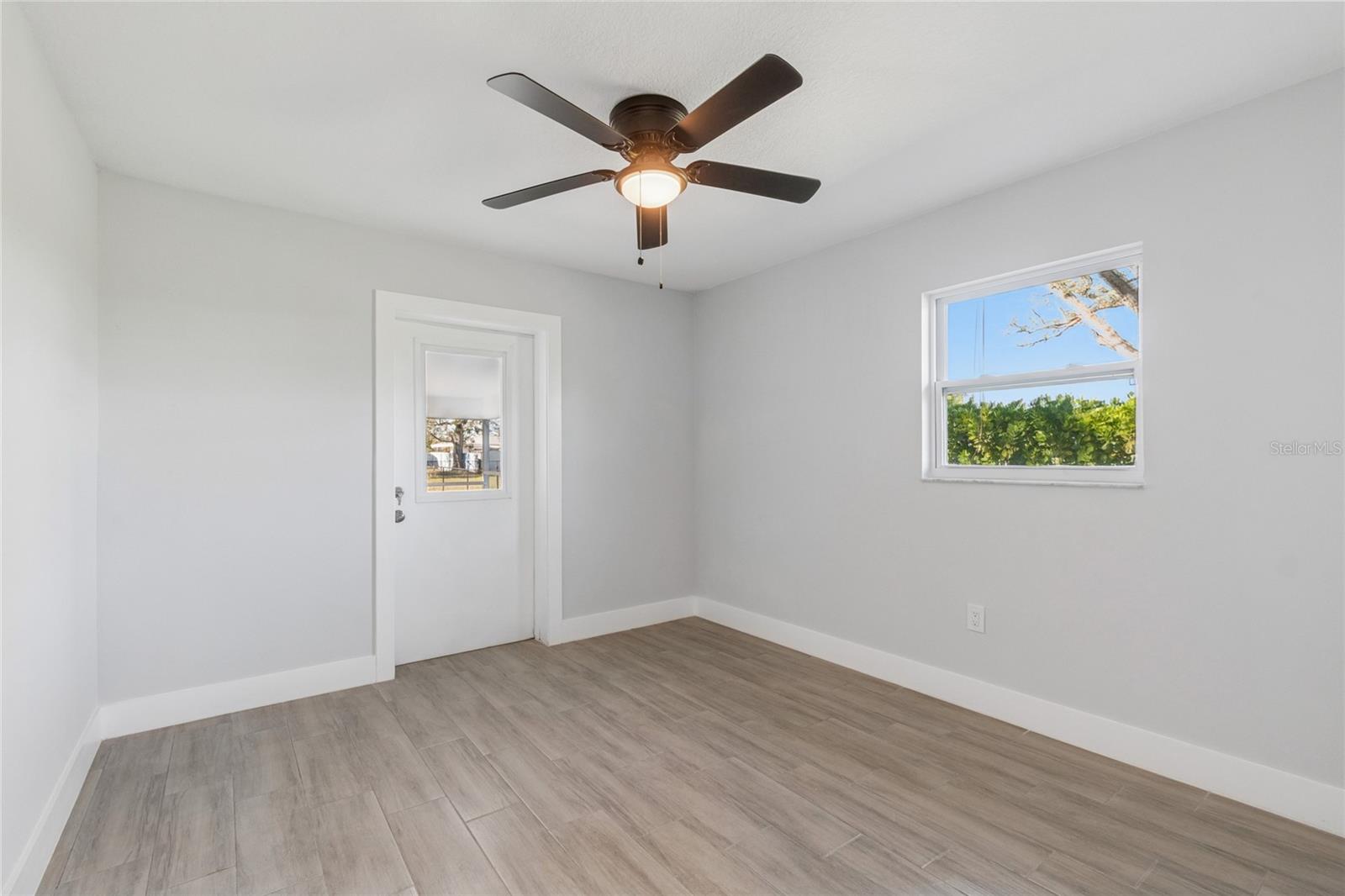 Image 11 of 69 For 204 22nd Street Court Ne