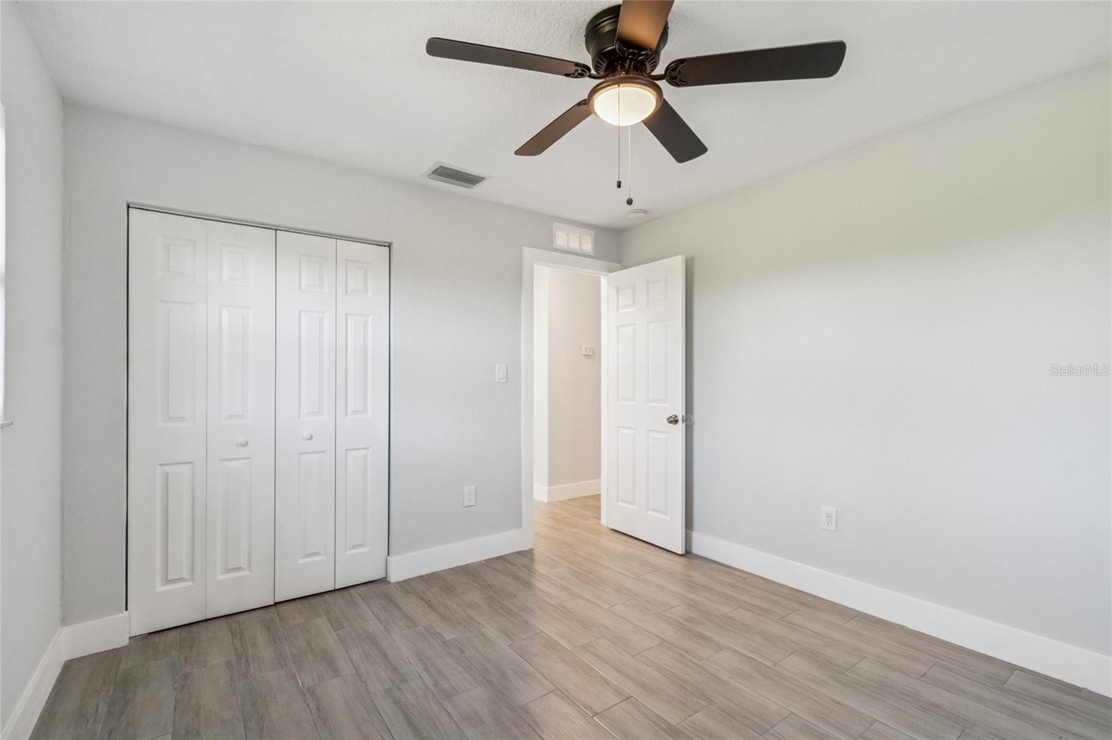 Image 13 of 69 For 204 22nd Street Court Ne