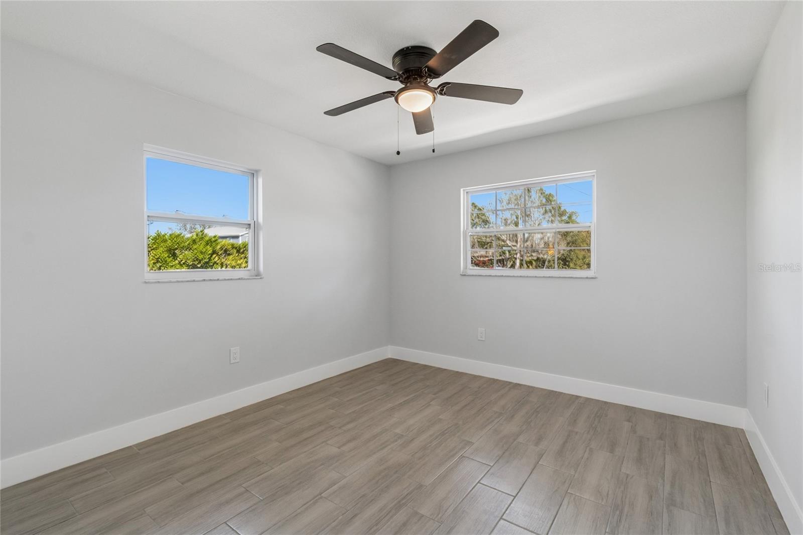 Image 14 of 69 For 204 22nd Street Court Ne