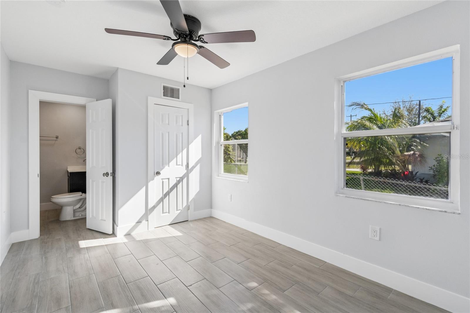 Image 19 of 69 For 204 22nd Street Court Ne