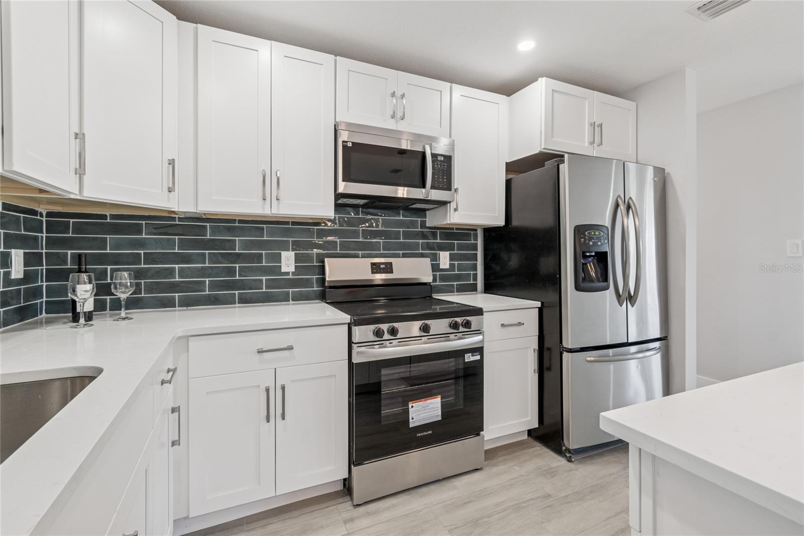 Image 26 of 69 For 204 22nd Street Court Ne