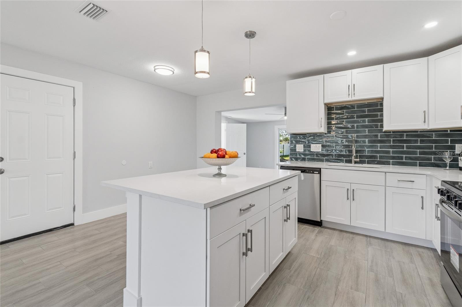 Image 28 of 69 For 204 22nd Street Court Ne