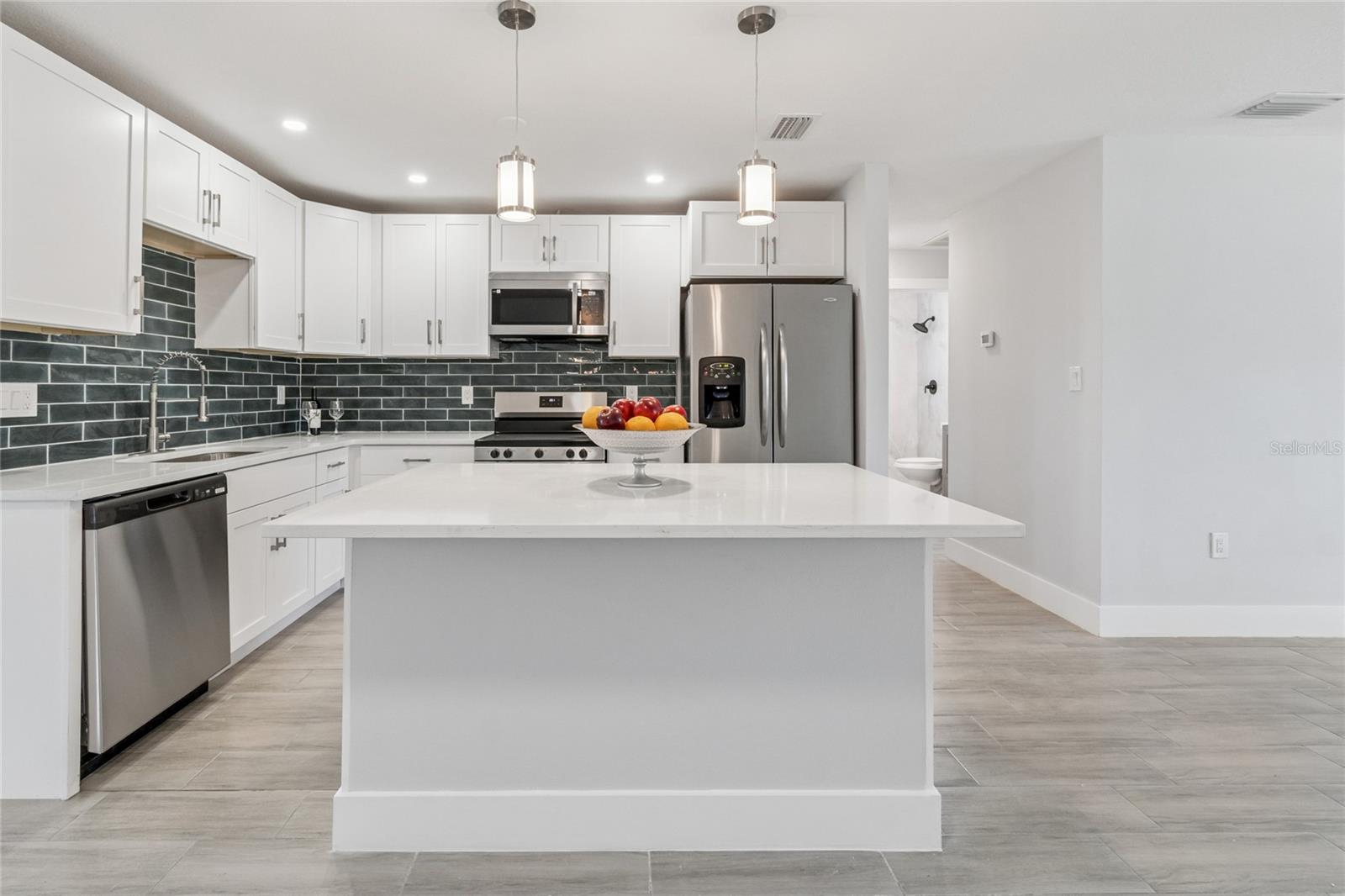 Image 31 of 69 For 204 22nd Street Court Ne