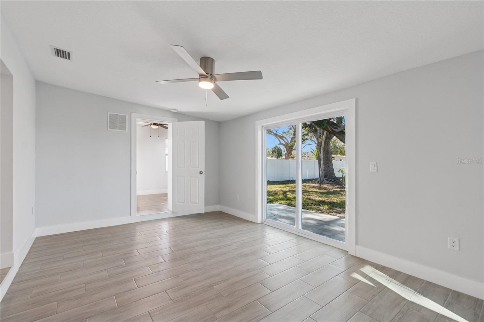 Image 34 of 69 For 204 22nd Street Court Ne