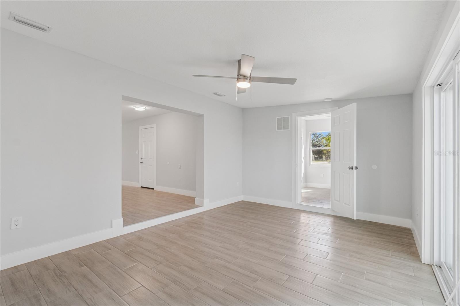 Image 35 of 69 For 204 22nd Street Court Ne