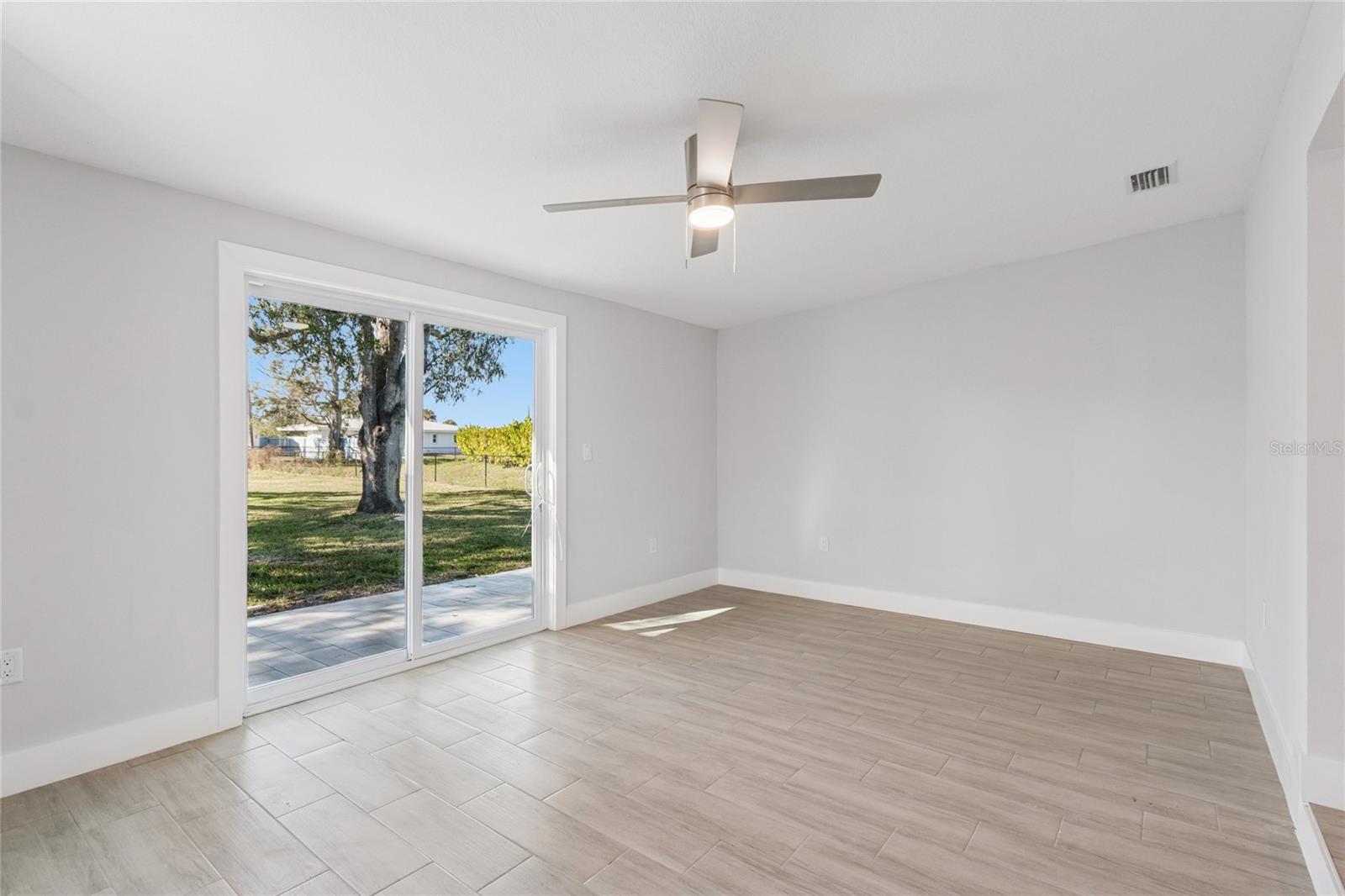 Image 36 of 69 For 204 22nd Street Court Ne