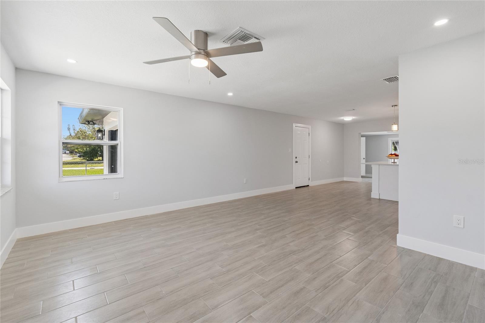 Image 41 of 69 For 204 22nd Street Court Ne