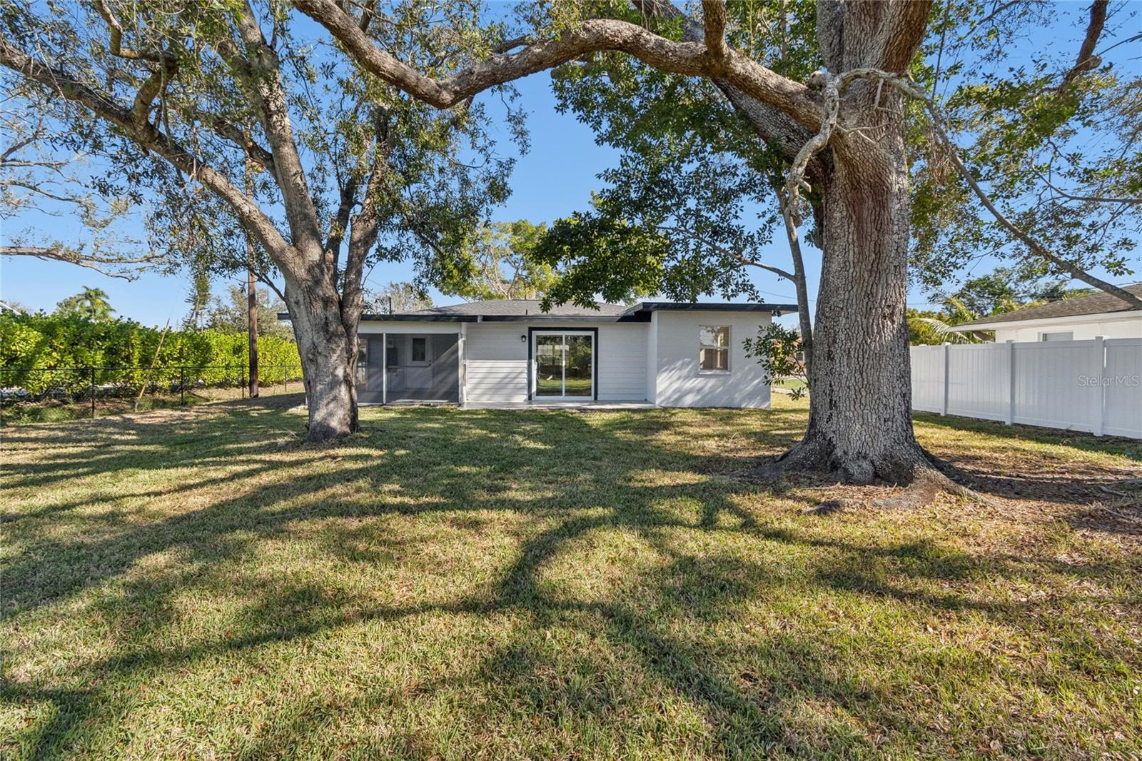 Image 54 of 69 For 204 22nd Street Court Ne