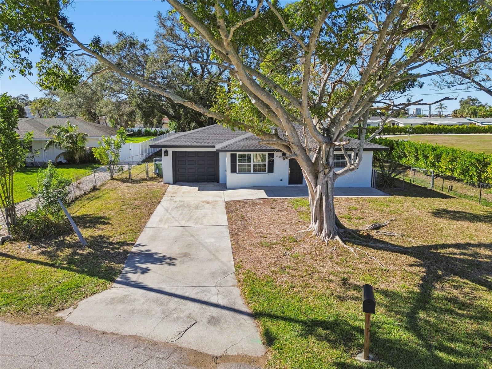 Image 58 of 69 For 204 22nd Street Court Ne