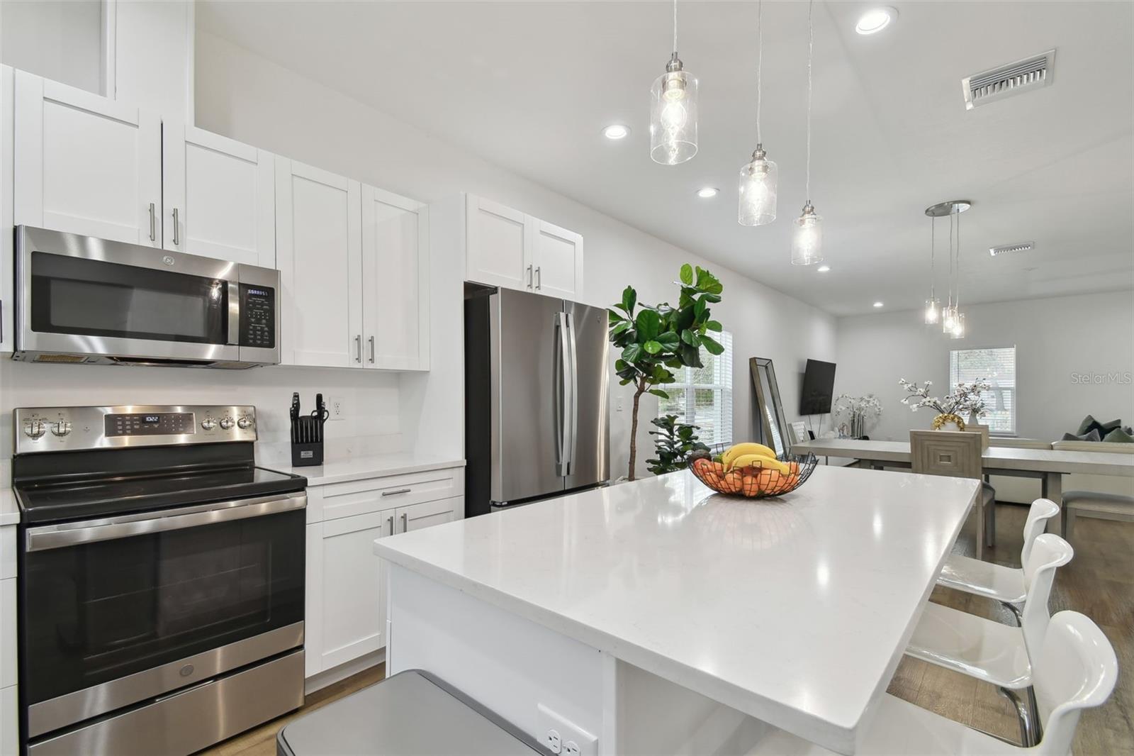 Image 20 of 43 For 524 Grosse Avenue