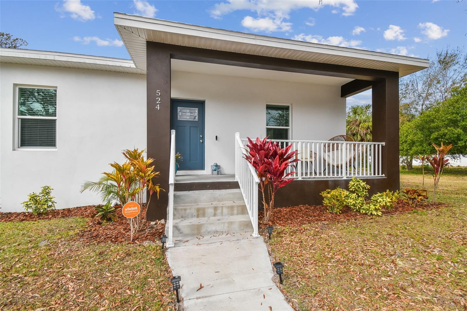 Image 3 of 43 For 524 Grosse Avenue