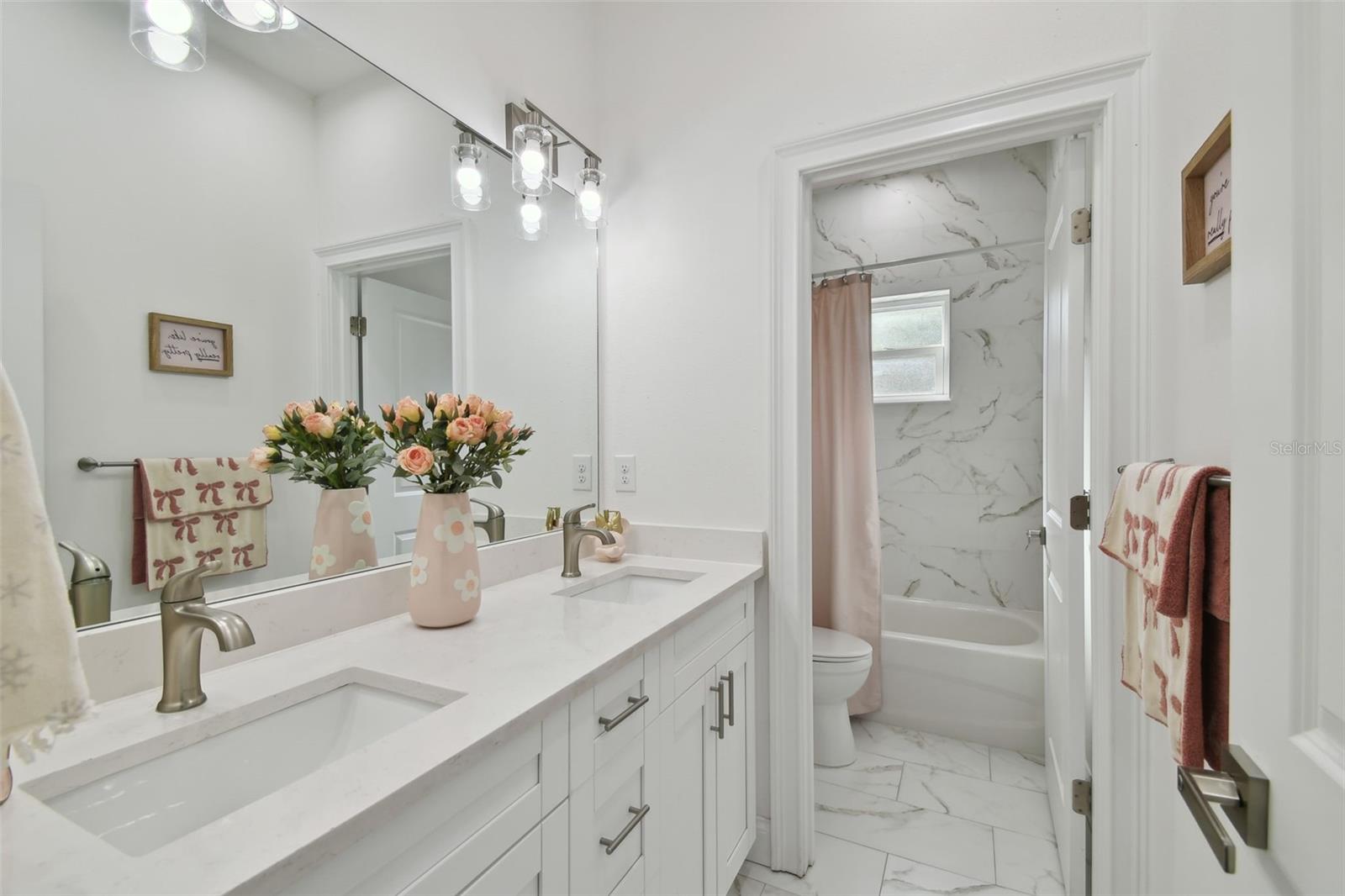 Image 32 of 43 For 524 Grosse Avenue