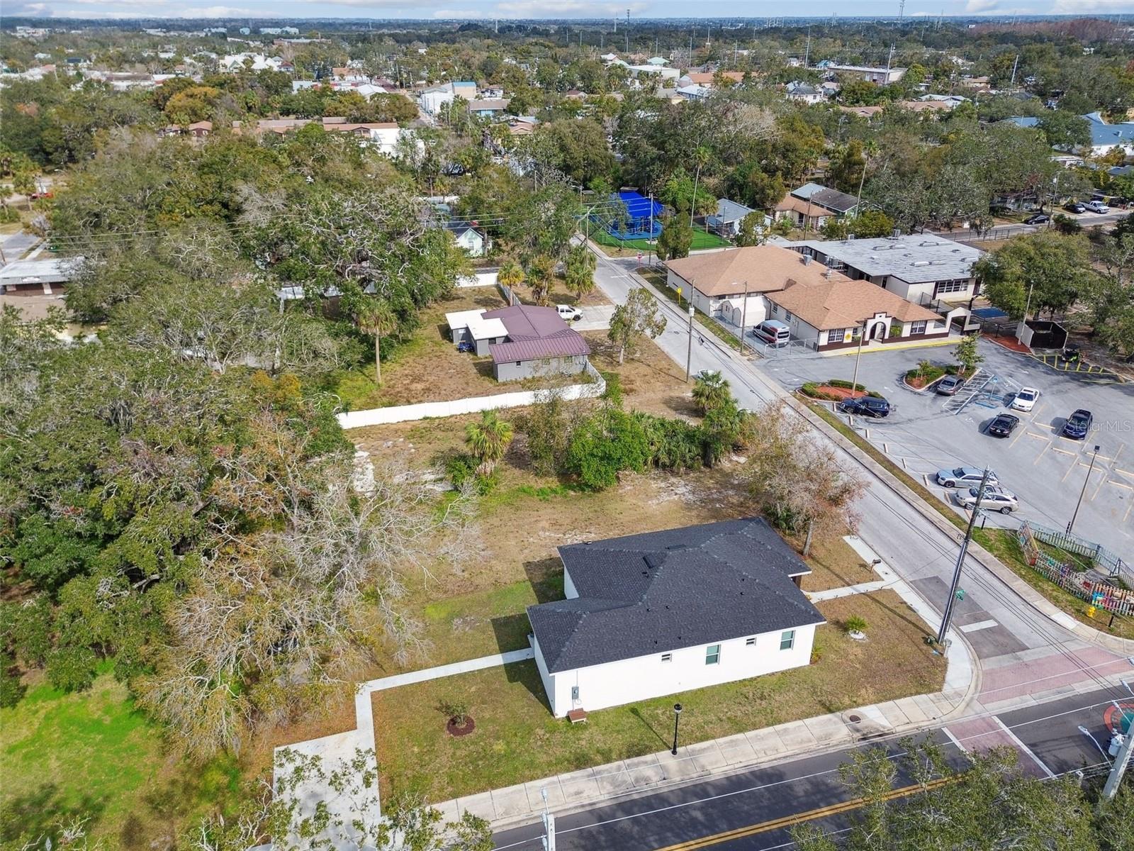 Image 42 of 43 For 524 Grosse Avenue