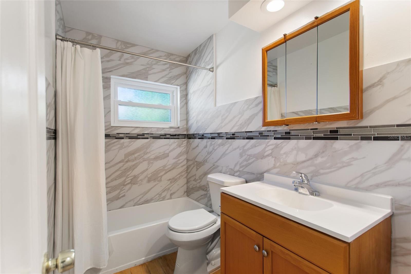 Image 19 of 37 For 4250 37th Street S 5