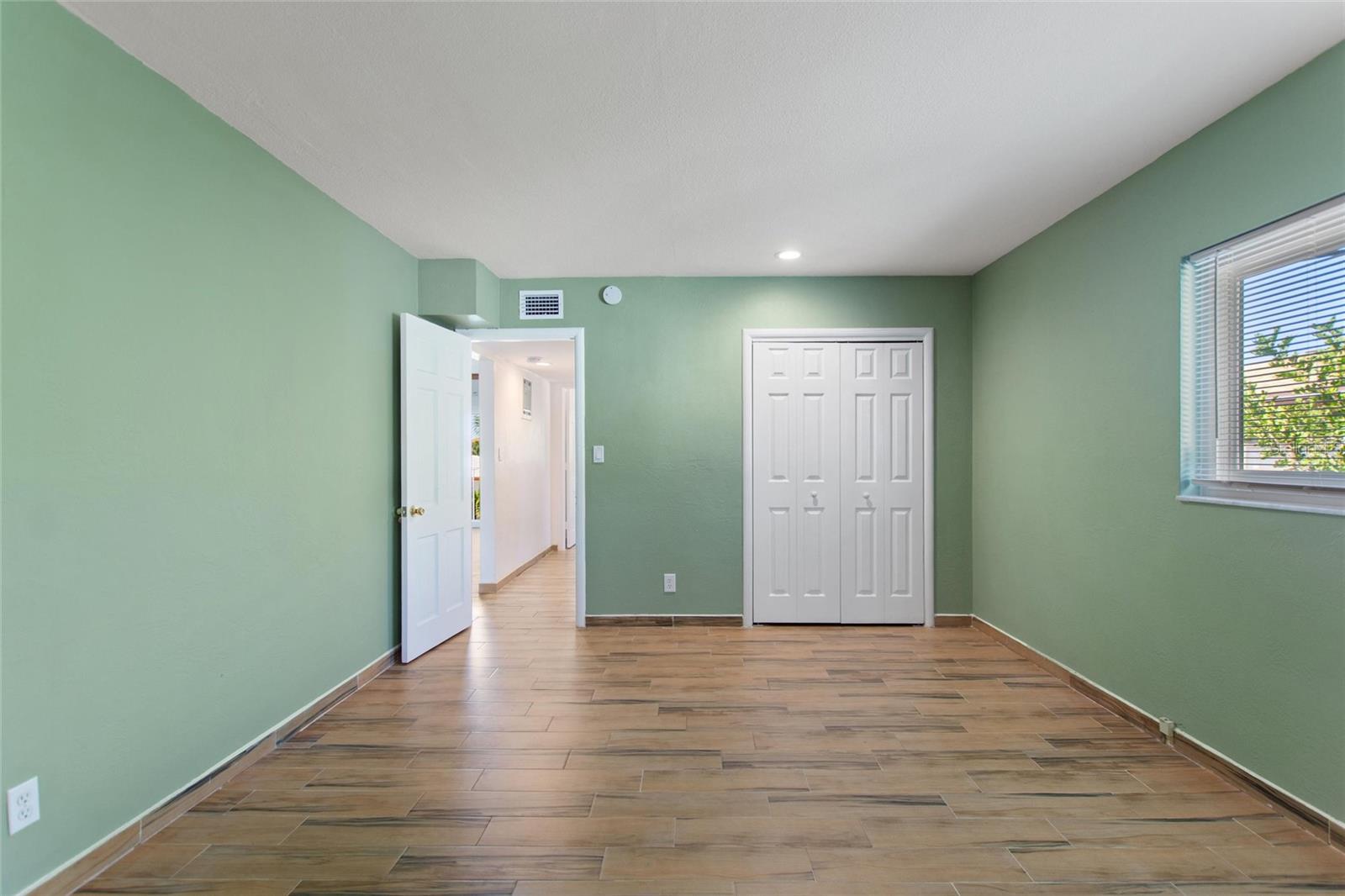 Image 22 of 37 For 4250 37th Street S 5