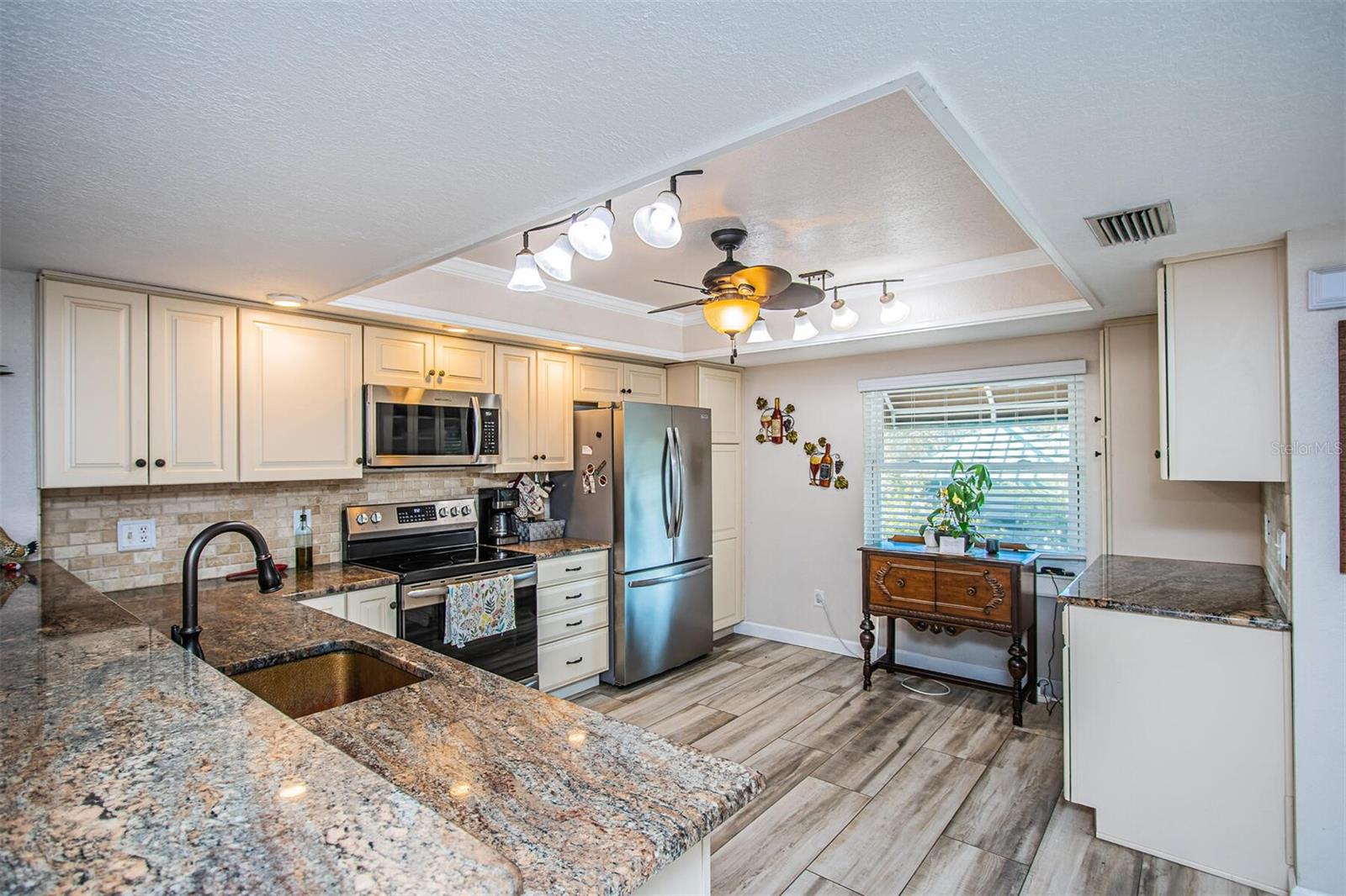 Image 22 of 57 For 465 Pinellas Bayway S 311