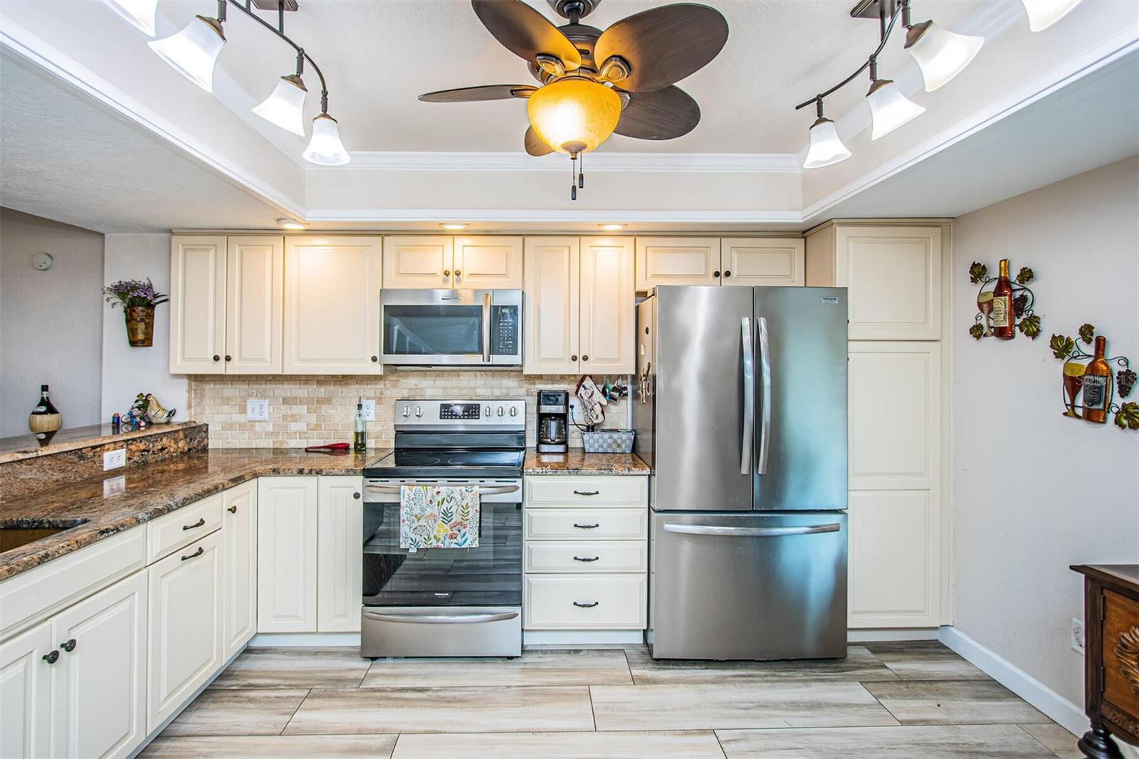 Image 23 of 57 For 465 Pinellas Bayway S 311