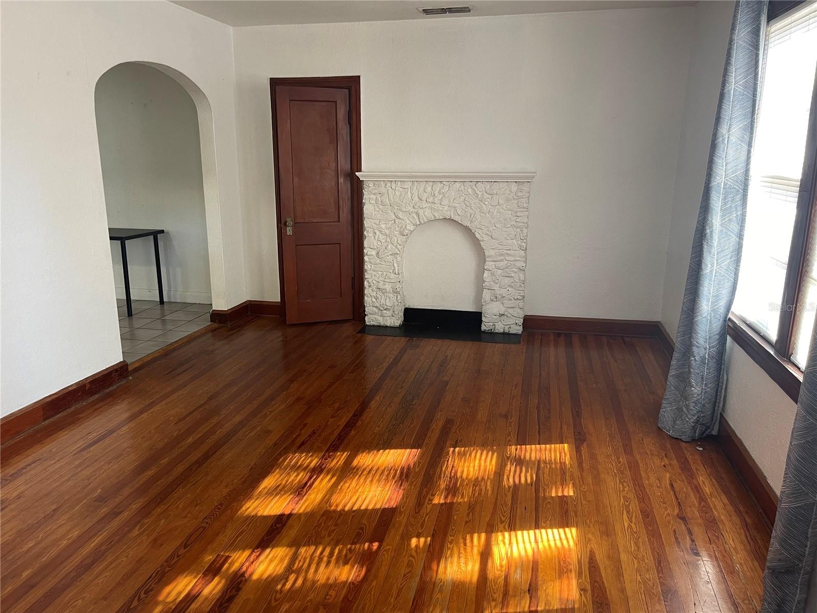 Image 5 of 14 For 1002 Drew Street