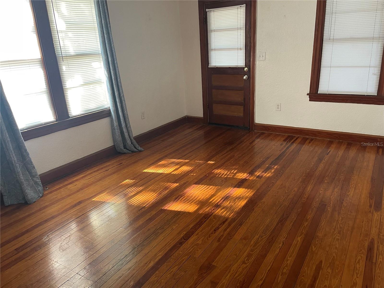 Image 6 of 14 For 1002 Drew Street