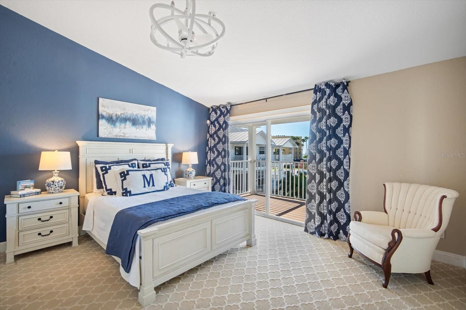 Image 18 of 41 For 135 Bath Club Circle