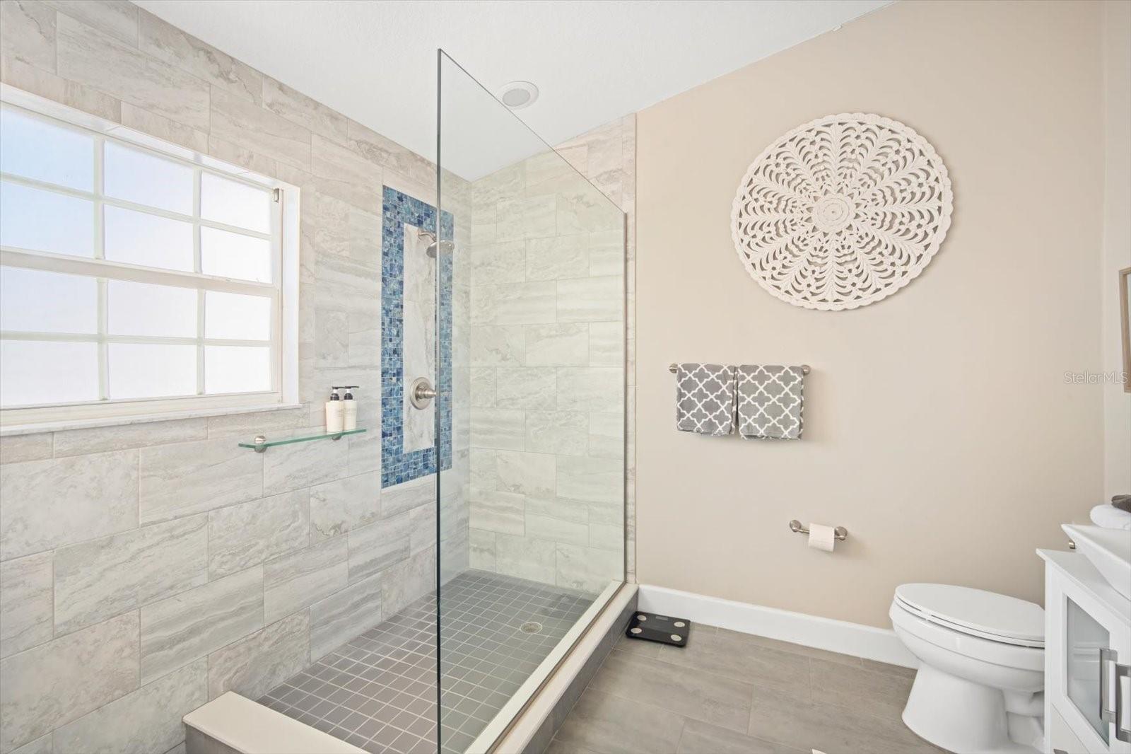 Image 20 of 41 For 135 Bath Club Circle