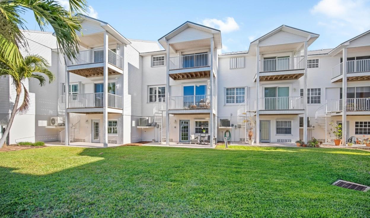 Image 30 of 41 For 135 Bath Club Circle