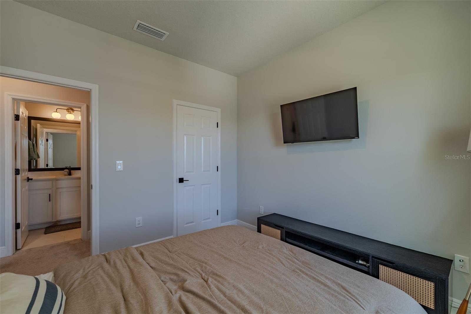 Image 36 of 73 For 5924 Hidden Branch Drive