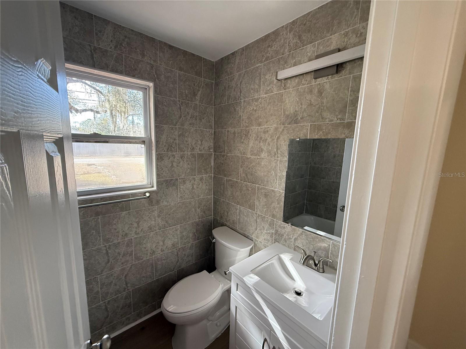 Image 28 of 39 For 920 Kings Estate Road