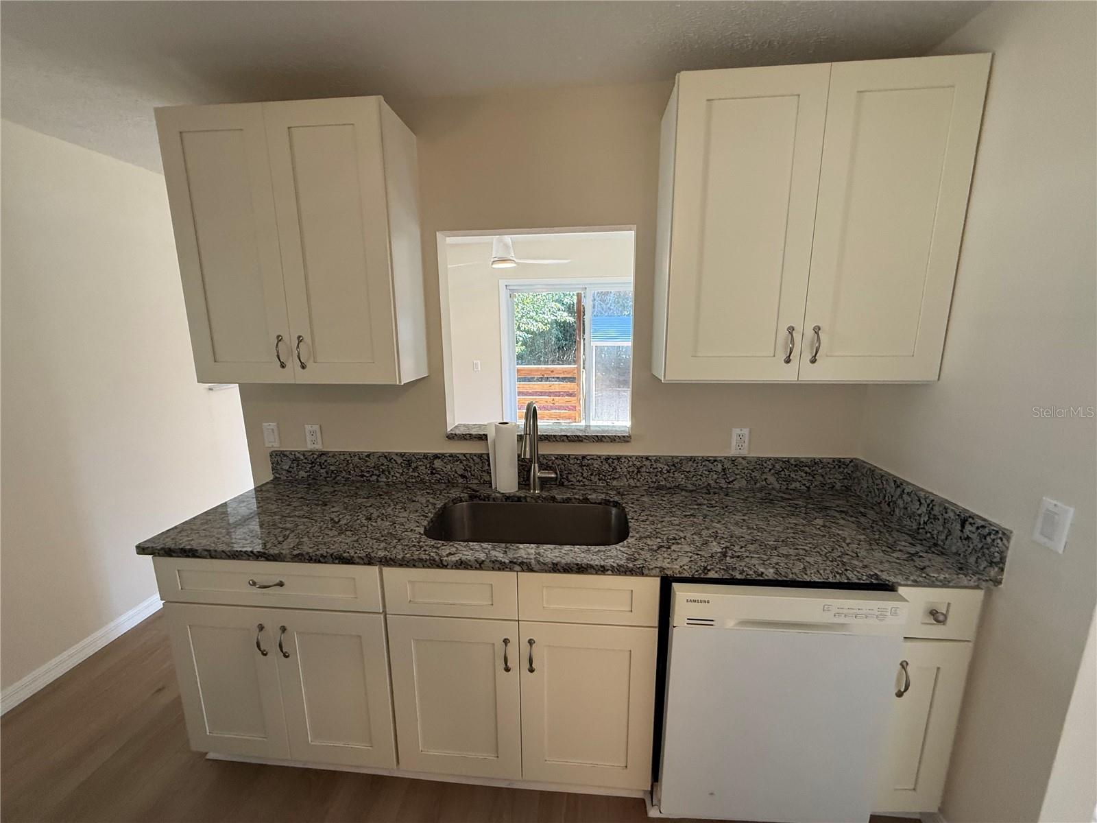 Image 30 of 39 For 920 Kings Estate Road