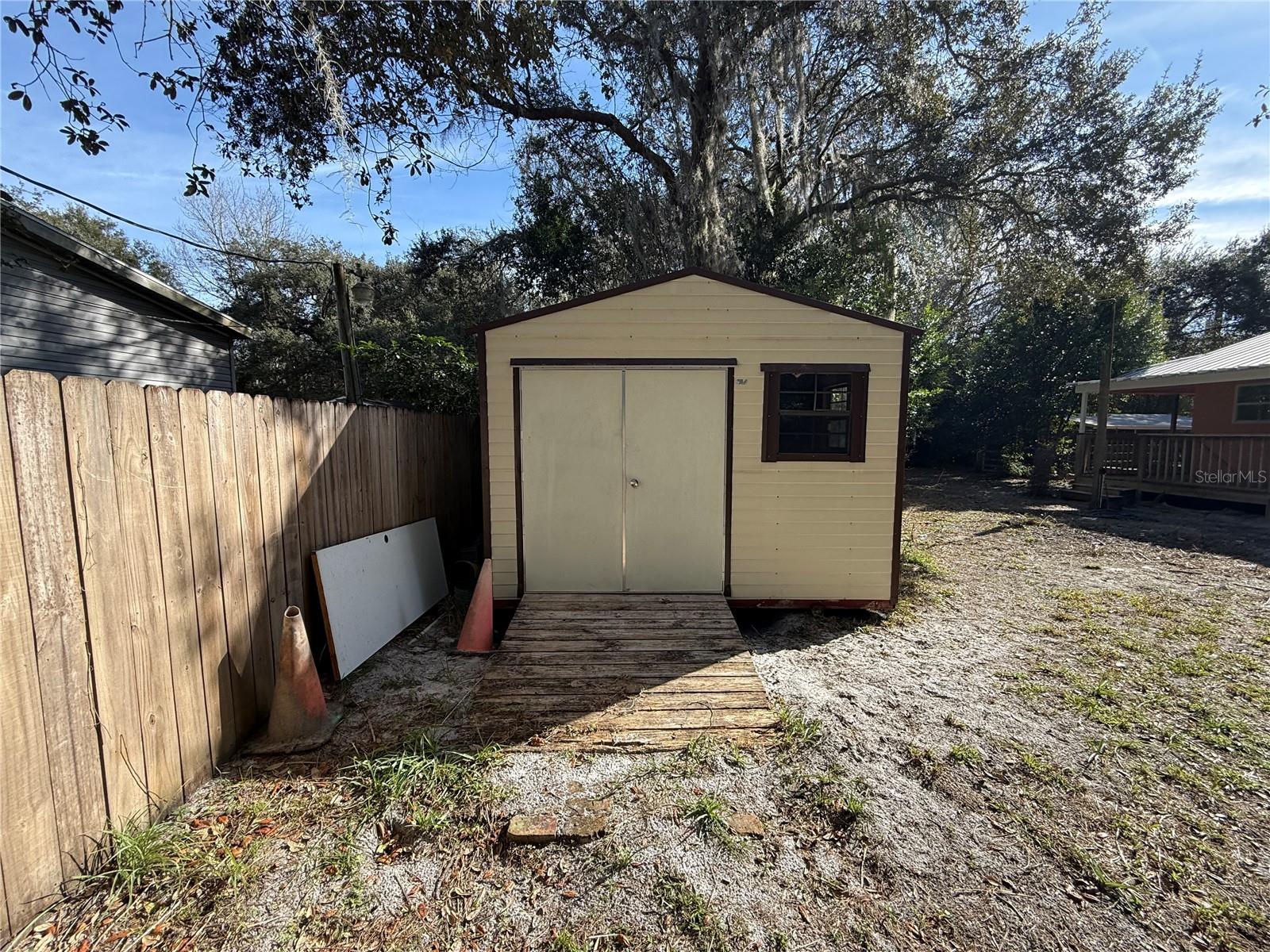 Image 8 of 39 For 920 Kings Estate Road