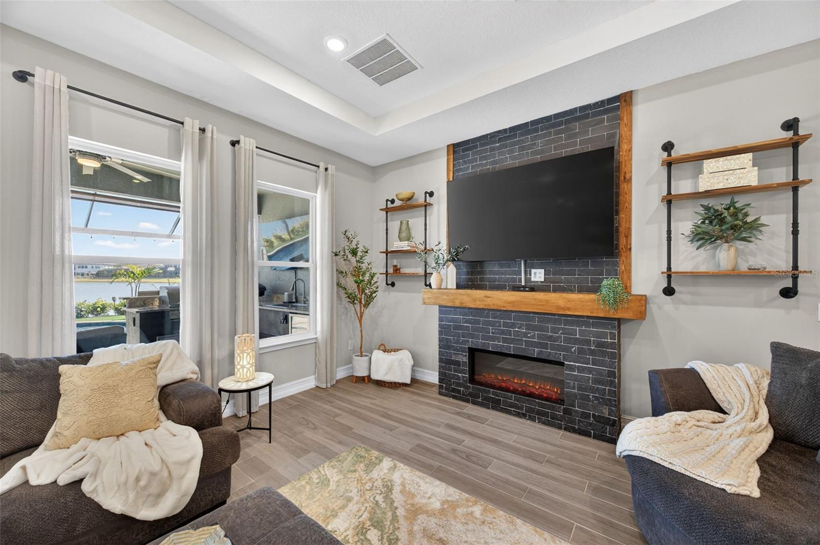 Image 12 of 100 For 28501 Picana Lane