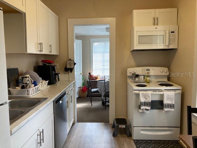 Image 12 of 16 For 806 De Leon Street