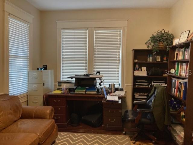 Image 3 of 16 For 806 De Leon Street