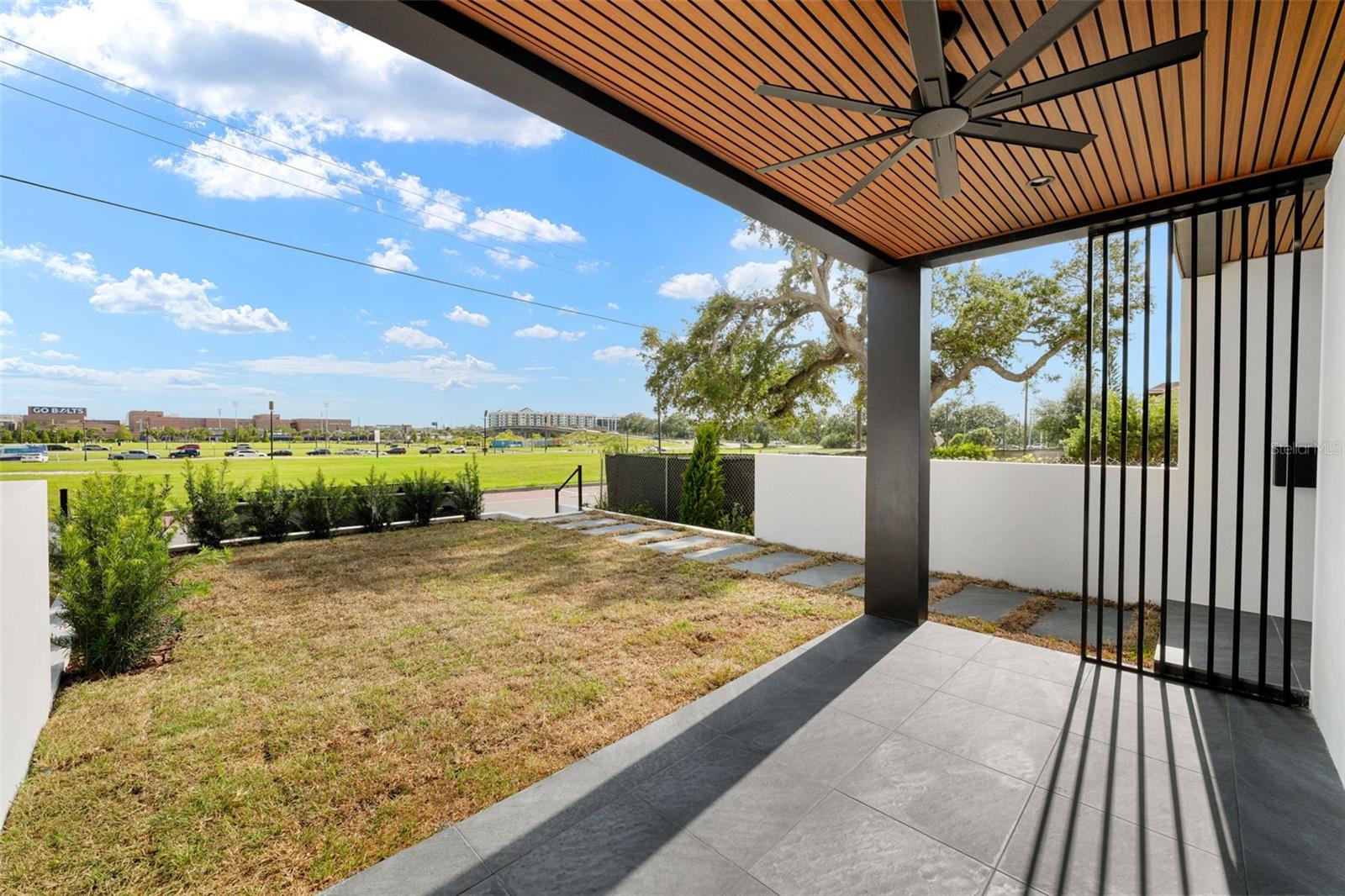 Image 19 of 74 For 501 Ross Avenue 1