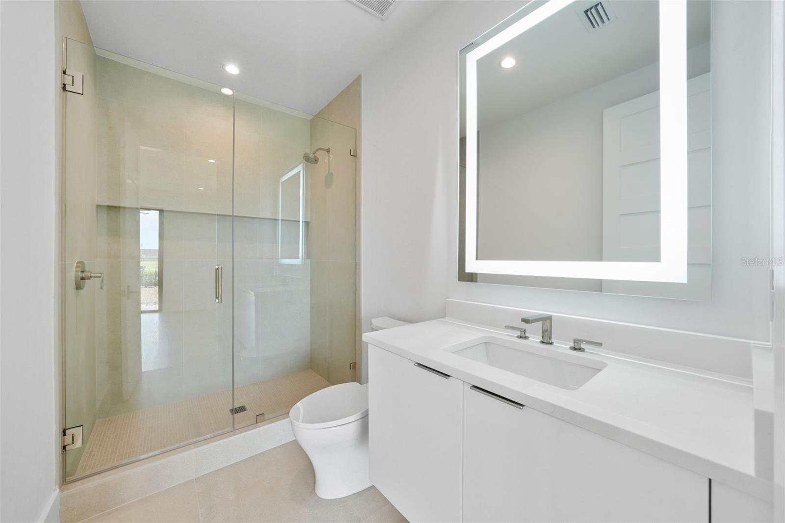 Image 21 of 74 For 501 Ross Avenue 1