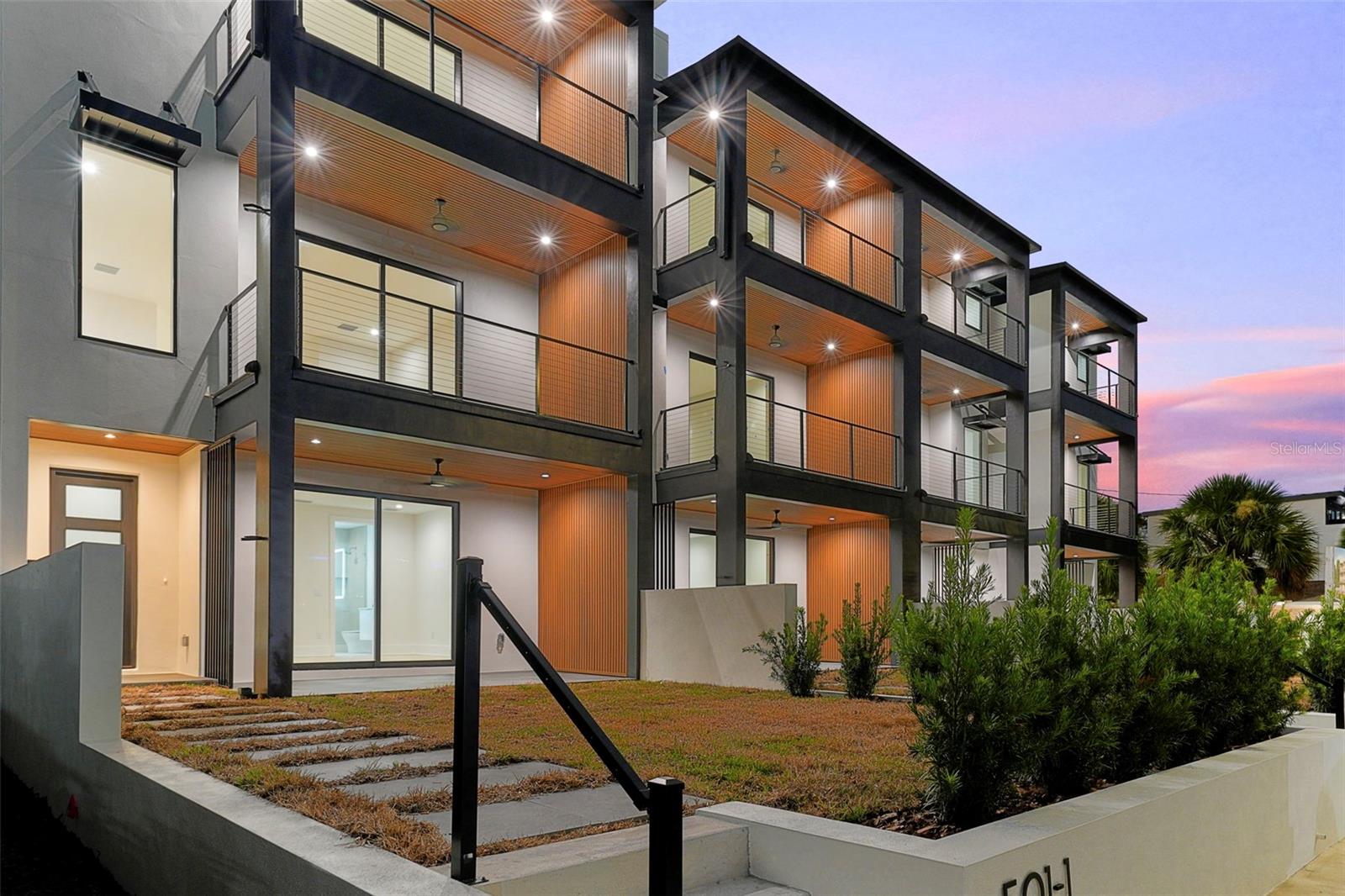 Image 3 of 74 For 501 Ross Avenue 1