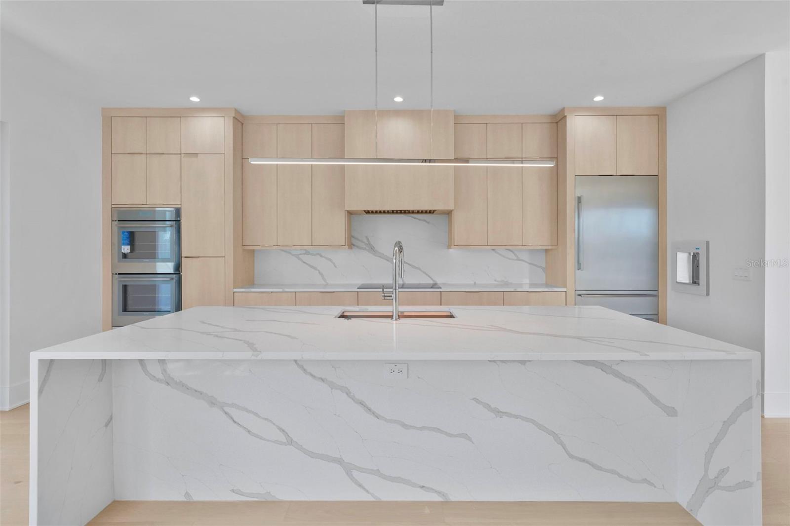 Image 37 of 74 For 501 Ross Avenue 1