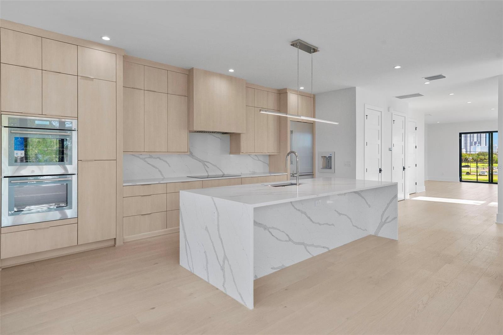 Image 38 of 74 For 501 Ross Avenue 1