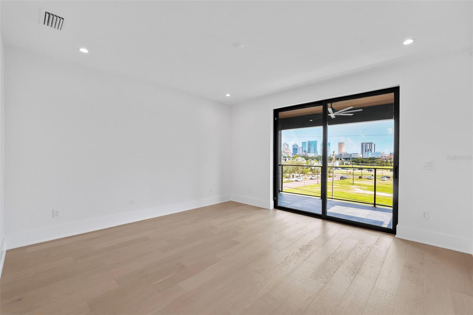 Image 51 of 74 For 501 Ross Avenue 1