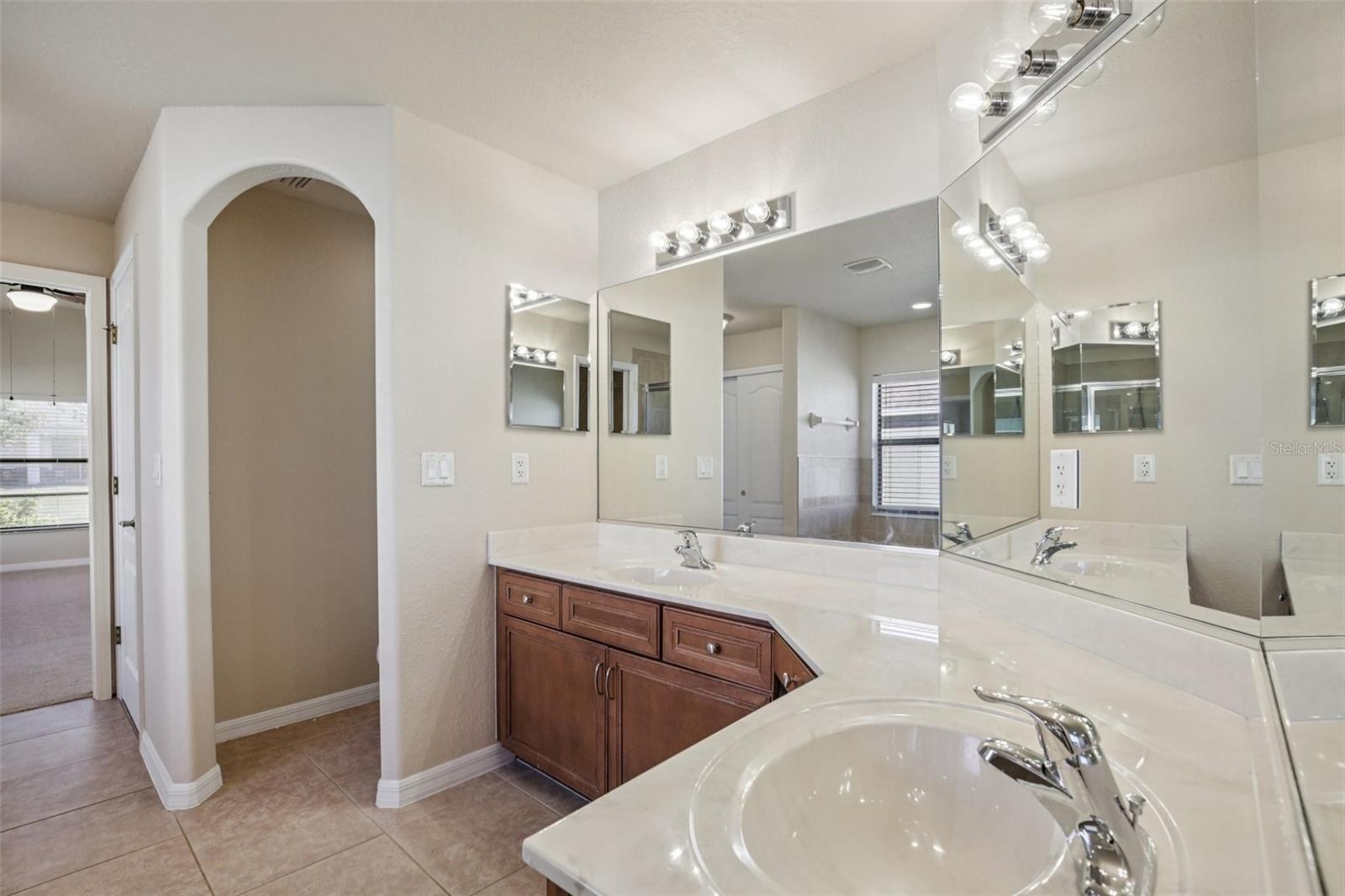 Image 18 of 33 For 10048 Lebanon Drive