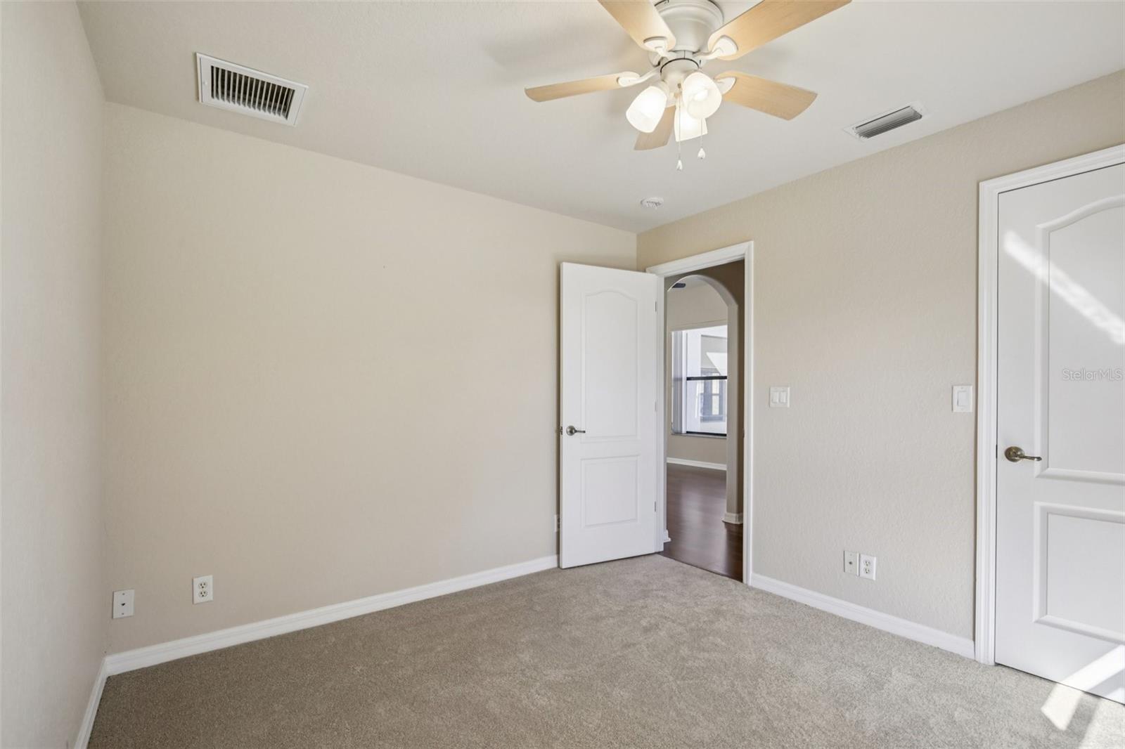 Image 26 of 33 For 10048 Lebanon Drive