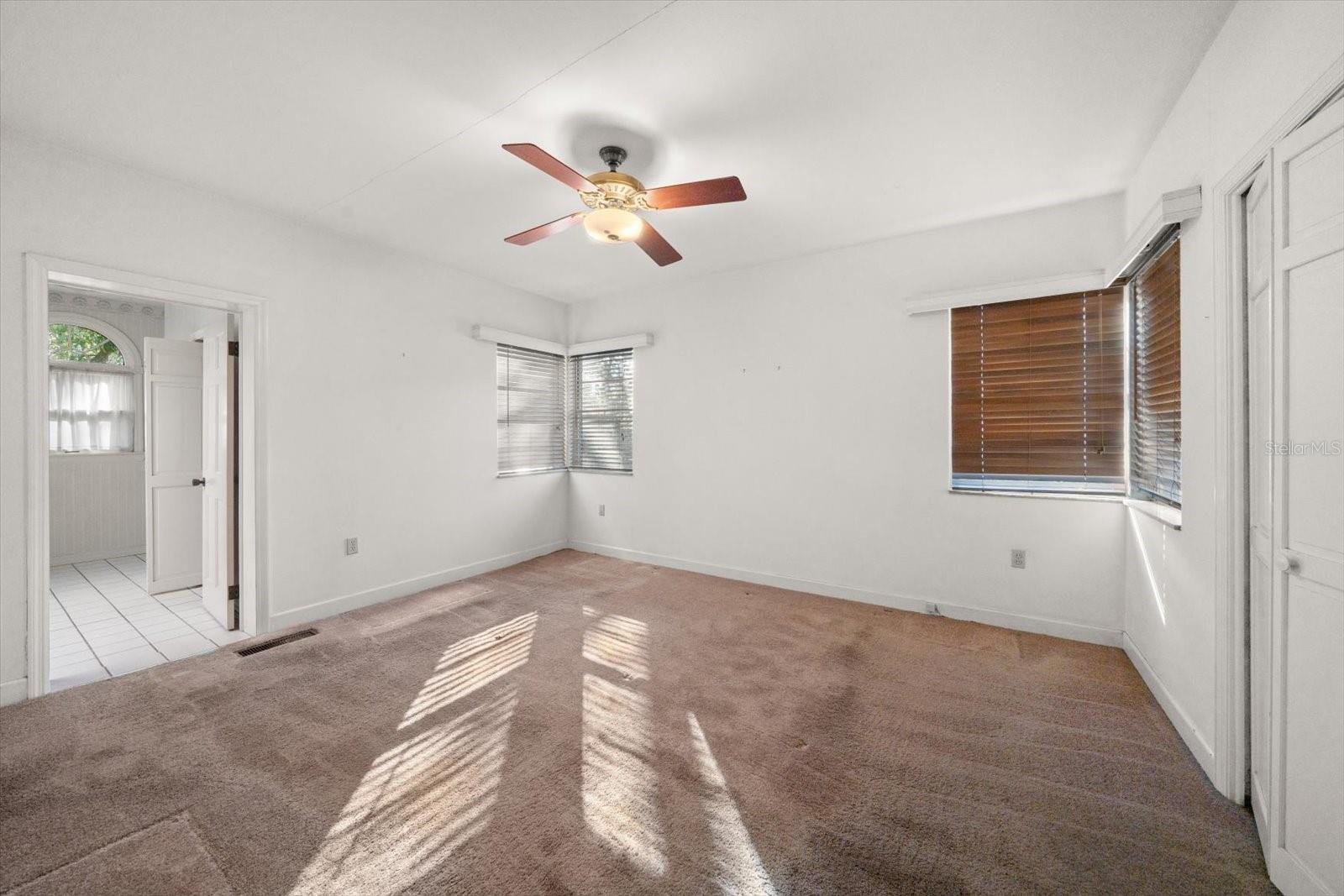 Image 20 of 39 For 1524 Maple Street